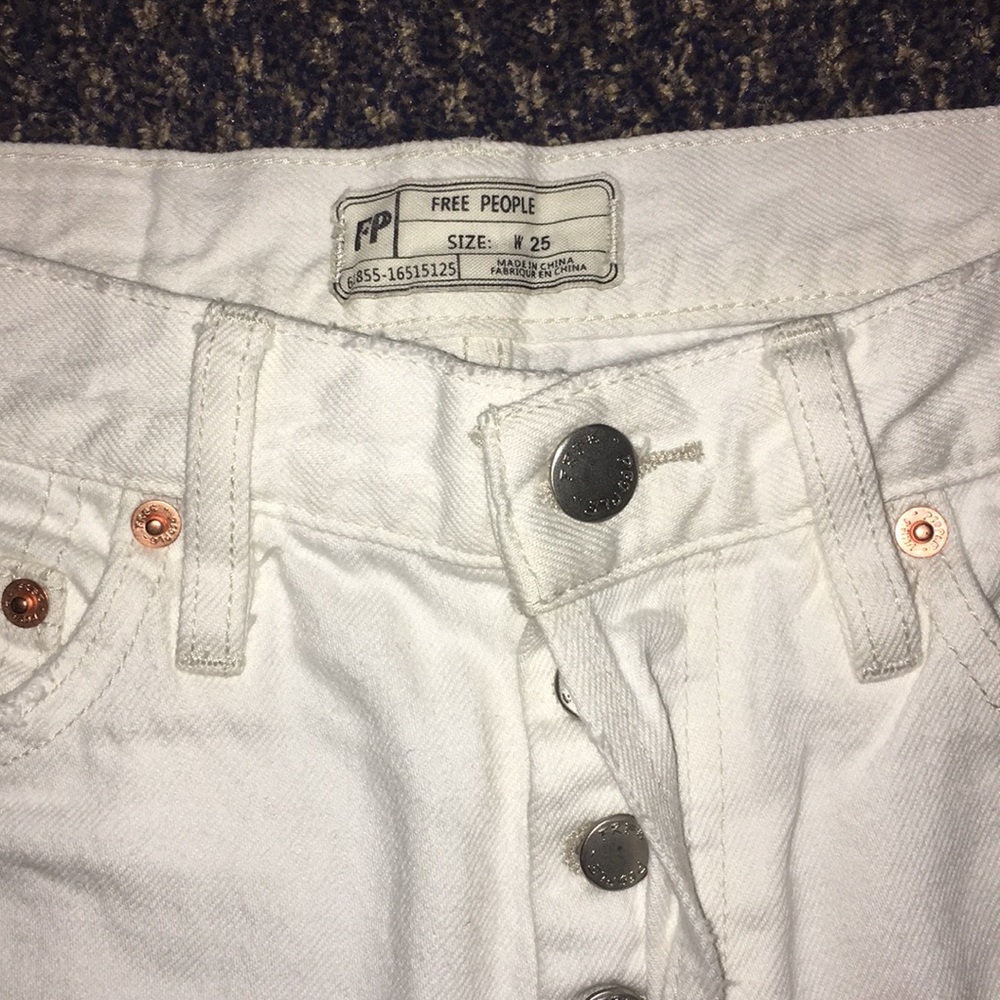 FREE PEOPLE CROPPED DISTRESSED BOYFRIEND JEANS - Picture 2 of 4